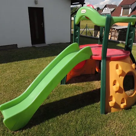شقة Apartmanovy Domek U Lucie *