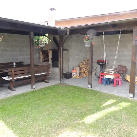 شقة Apartmanovy Domek U Lucie *